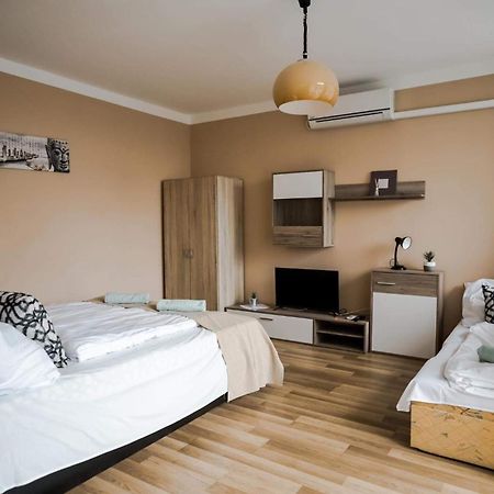 Bed and Breakfast Bereny Panzio Балатонберень Экстерьер фото
